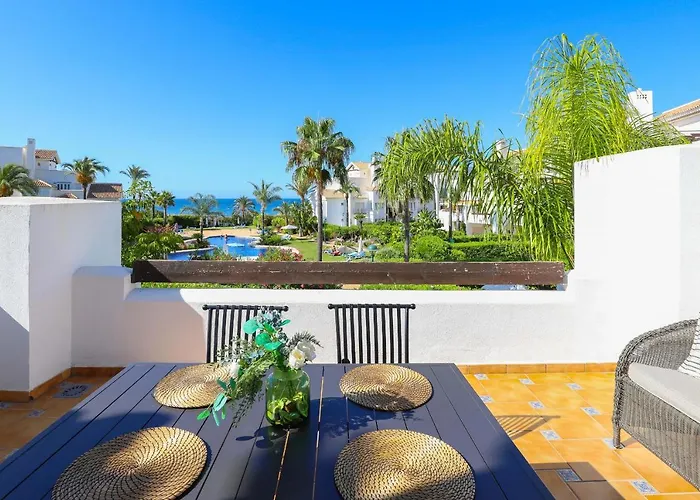 Monteros Palm - Sea & Pool View Apartmán