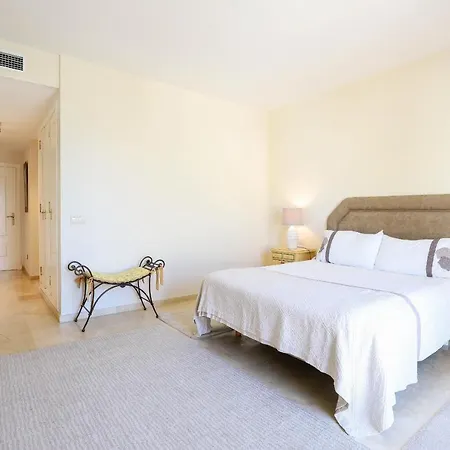Monteros Palm - Sea & Pool View Apartment
